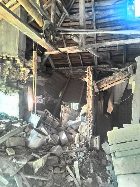 В Донецке снарядом разрушены три квартиры жилого дома. Погиб мирный житель, - администрация