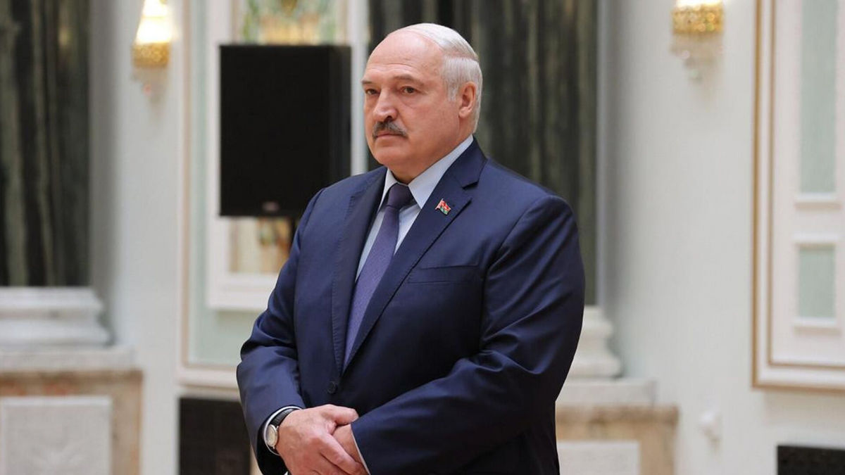 Лукашенко подогрел слухи о проблемах со здоровьем - СМИ