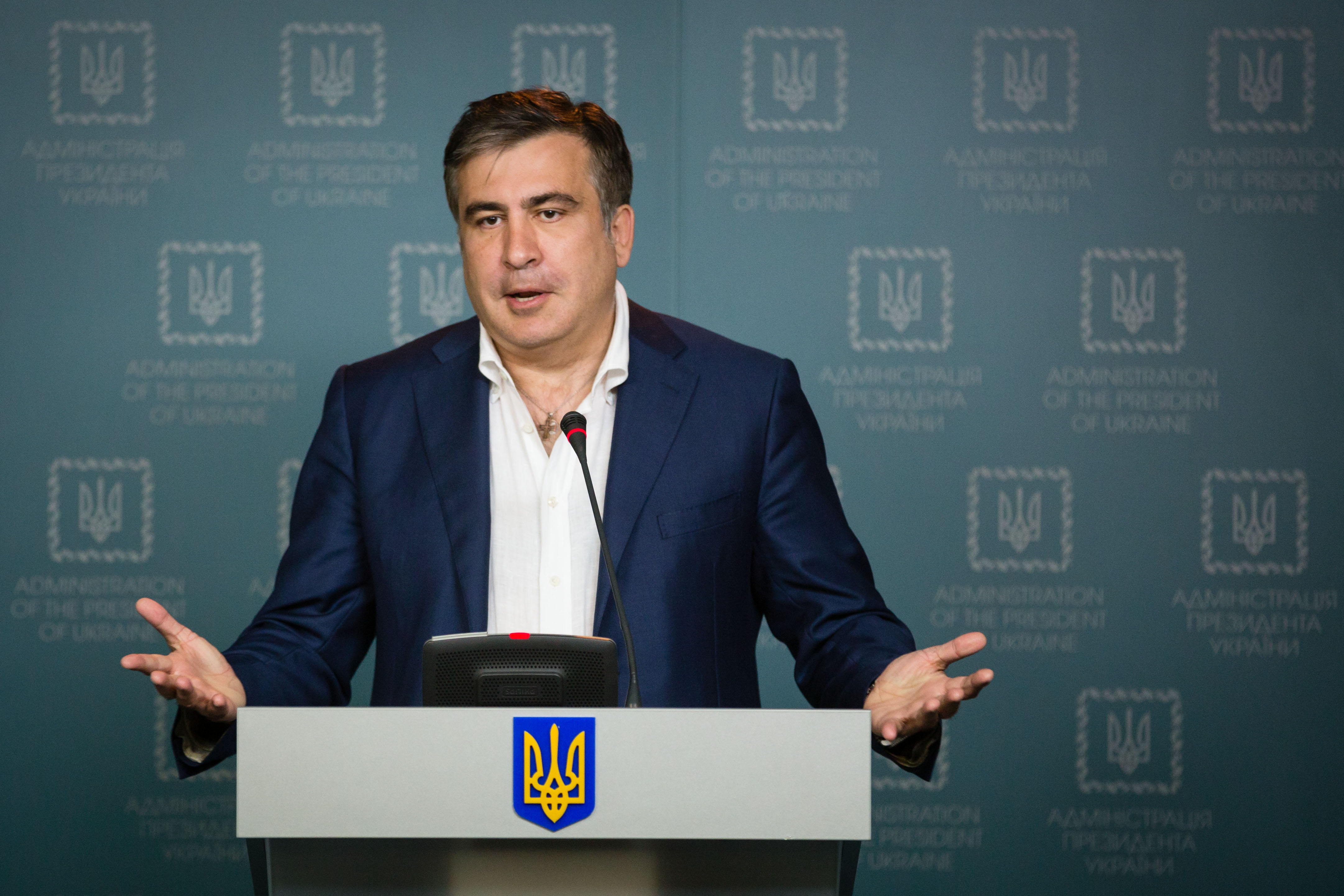 "Не спешите Михо списывать со счетов! Авторитет Саакашвили позволяет ему создать политическую партию, которая точно попадет в следующий созыв Рады", - Вашадзе
