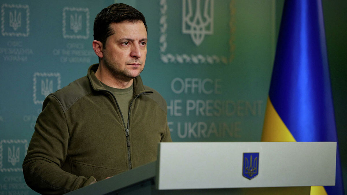 Зеленский: "Если нас загонят в угол, украинские военные ответят в полную силу" 