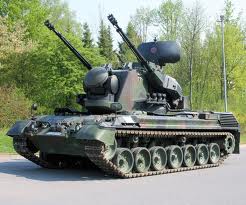 Россияне маскируют военную технику в лесополосах на границе с Херсонщиной