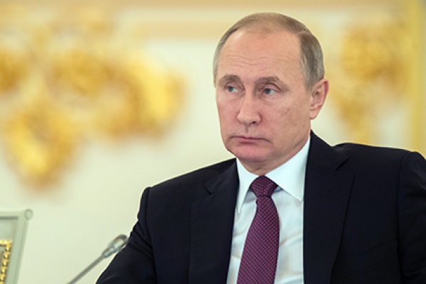​Закрытие ЧМ-2018: в Сети появилась впечатляющая фотожаба Путина с "формой" пропагандистов