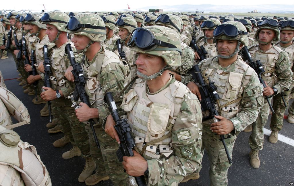 Минобороны Беларуси: НАТО стягивает дополнительные войска к границе