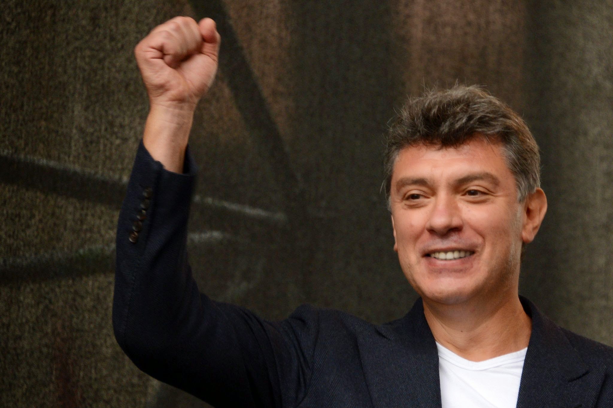 Чтобы Россия всегда помнила: в Вильнюсе прямо перед посольством РФ открыли сквер имени убитого Бориса Немцова