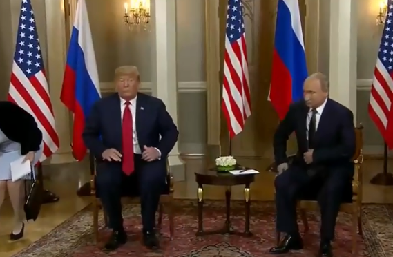 "Выглядит не очень", - в  Сети обсуждают первые кадры встречи Путина и Трампа: президент России "на взводе"