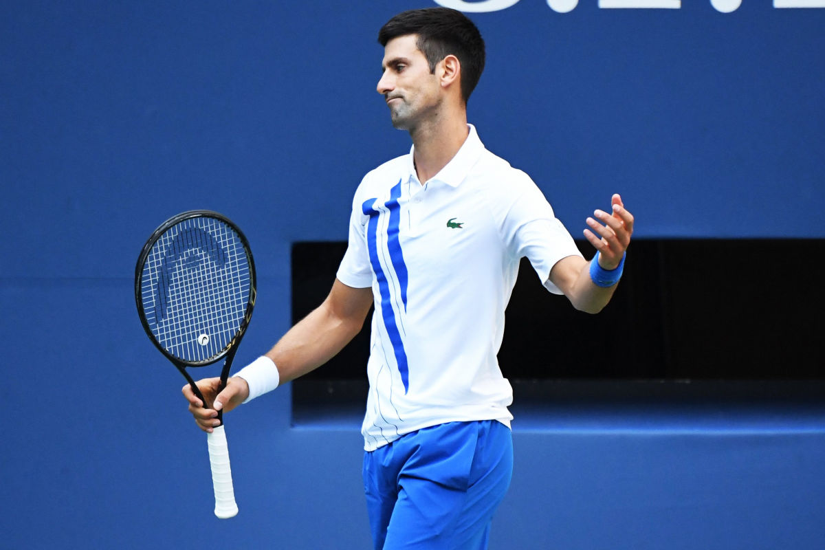 "Победа политики над спортом", - на родине теннисиста Джоковича прокомментировали его депортацию из Австралии