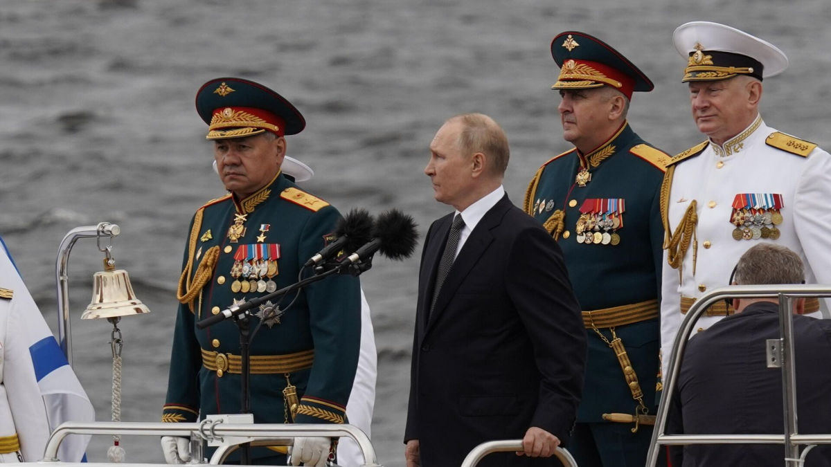 Путин уволил главнокомандующего ВМФ РФ после уничтожения трети Черноморского флота