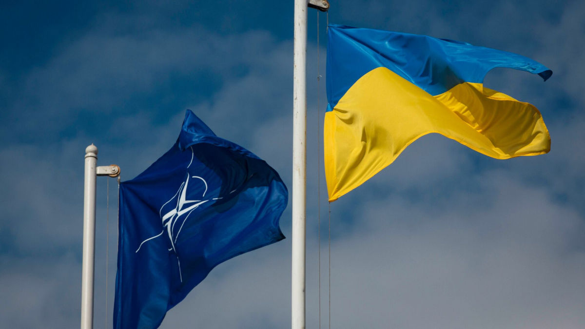 NYT: Запад обсуждает формат членства Украины в НАТО - Зеленскому могут предложить проверенную модель