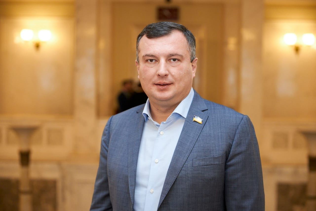 Пойманный на пикантной переписке в Раде "слуга" купил одну из самых дорогих сумок в мире