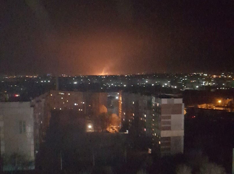 Сильный взрыв в Луганске: объявлена тревога, зарево горящего газопровода видит полгорода