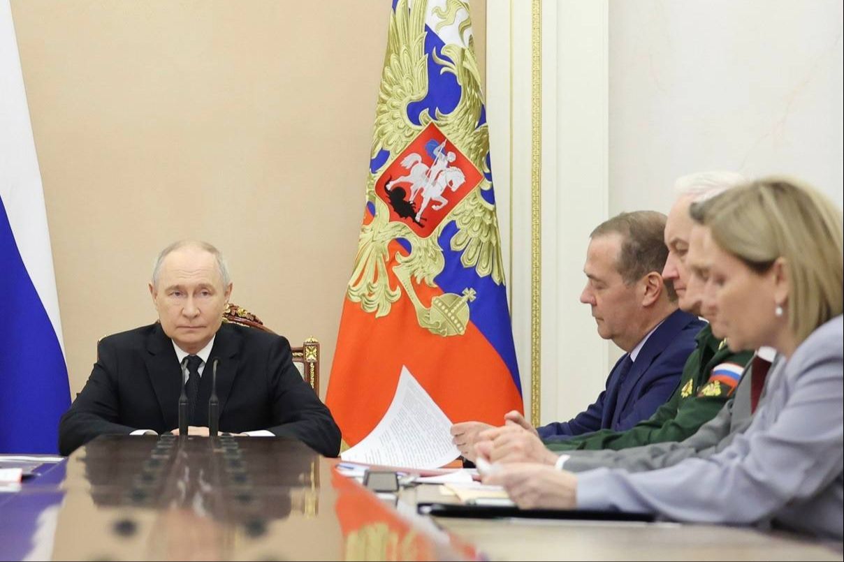 "Черная осень" или перемирие: Путин неожиданно собрал очный Совбез РФ