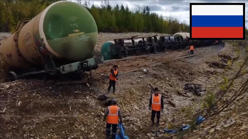 В России пустили под откос поезд с топливом: железная дорога повреждена, вокруг валяются вагоны 