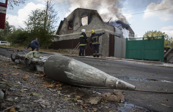 Мэрия Донецка: в ходе артобстрелов полностью уничтожены четыре жилых дома