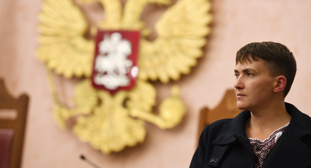 Надежда Савченко пока не спешит в Украину: нардепа в сопровождении известного адвоката видели возле Кремля