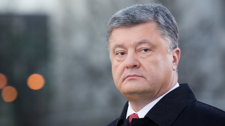 Порошенко предупредил РФ о проходе кораблей Украины через Керченский пролив 