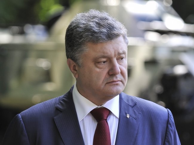 Петр Порошенко: В войну хотят играть политиканы, а народ Украины хочет мира