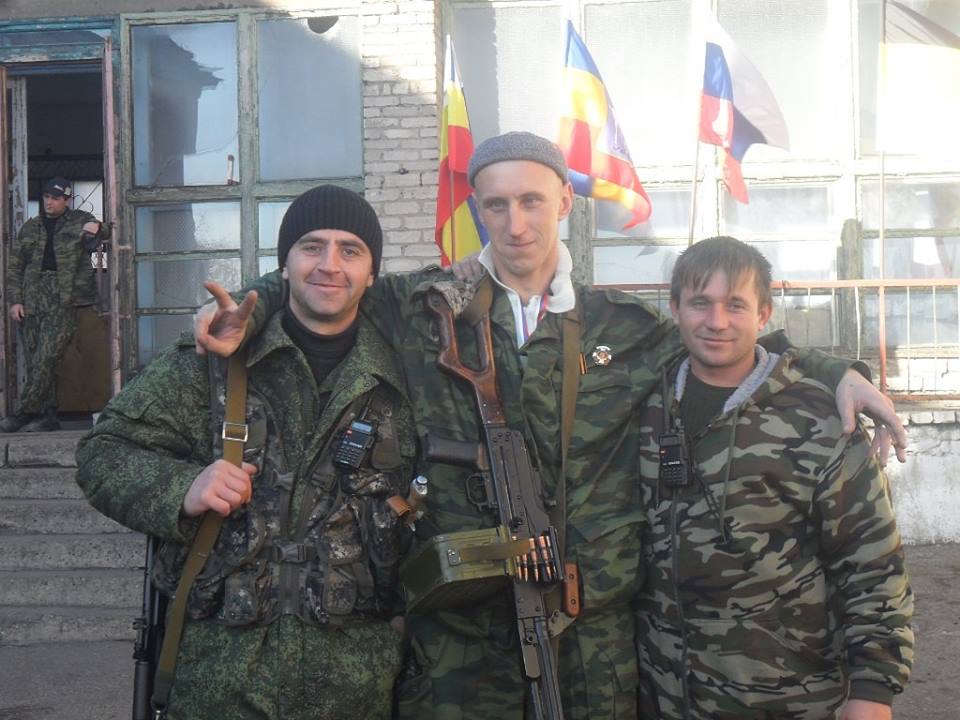 Попытка "услышать Донбасс", поговорив с боевиками "ЛНР", закончилась плачевно для наблюдателя ОБСЕ - кадры