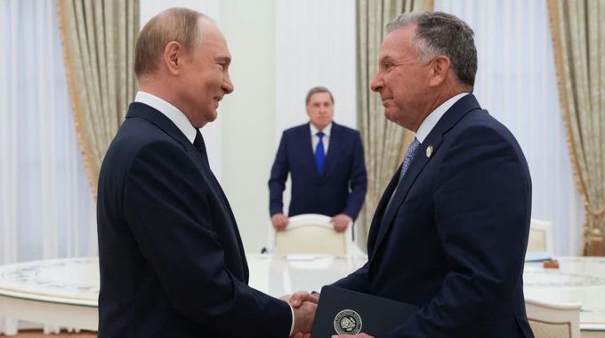 Переговоры Путина с Уиткоффом в Петербурге состоялись на фоне странного заявления об атаке дронов на город