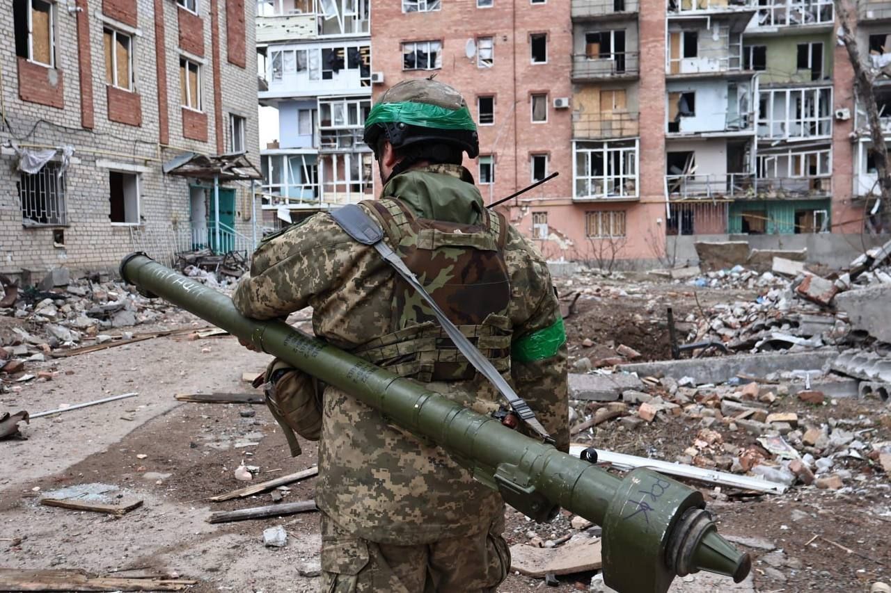 РОВ в Бахмуте перешли к "сирийской" тактике – Сырский после визита в город-крепость