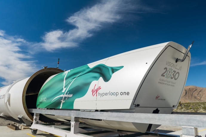 Компания Илона Маска показала капсулу Hyperloop для мультискоростного передвижения. Опубликованы захватывающие кадры