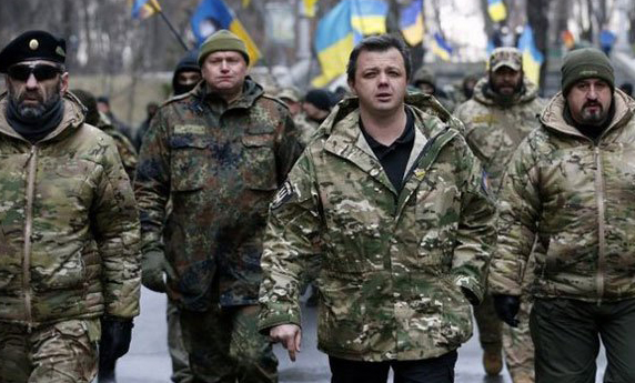 Бойцу с позывным "Тринадцатый" боевые заслуги в АТО не помогли избежать депортации