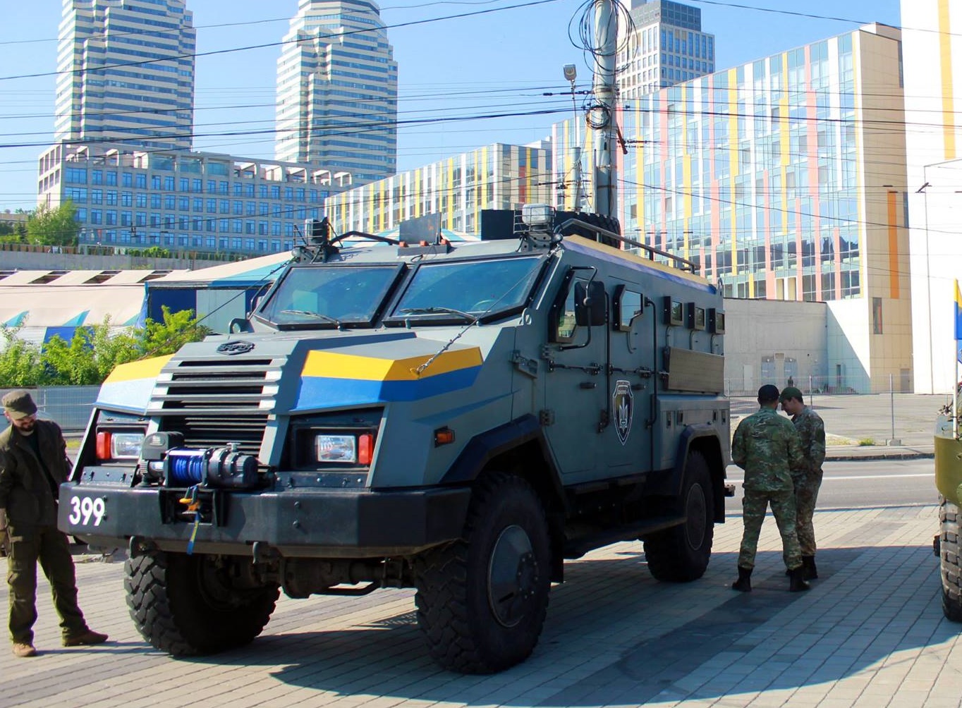 Инновация в области бронетехники: первые автомобили "Варта" поступили в войска без штатного вооружения