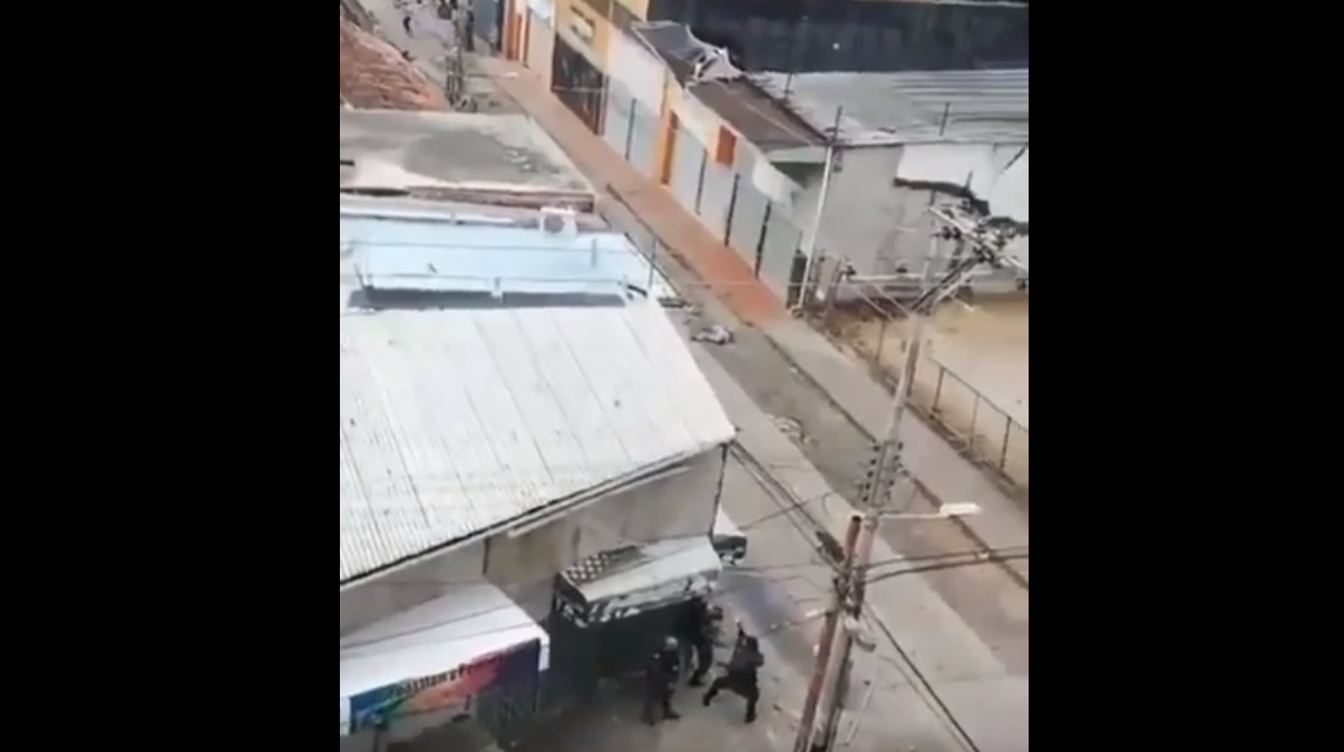 Армия Мадуро начала расстреливать протестующих – кадры убийств попали в Сеть