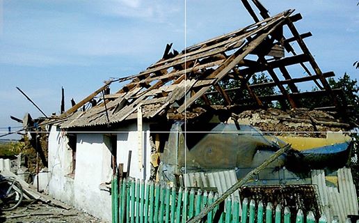 В Сети появились кадры разрушительного артиллерийского обстрела села Сладкого террористами "ДНР"