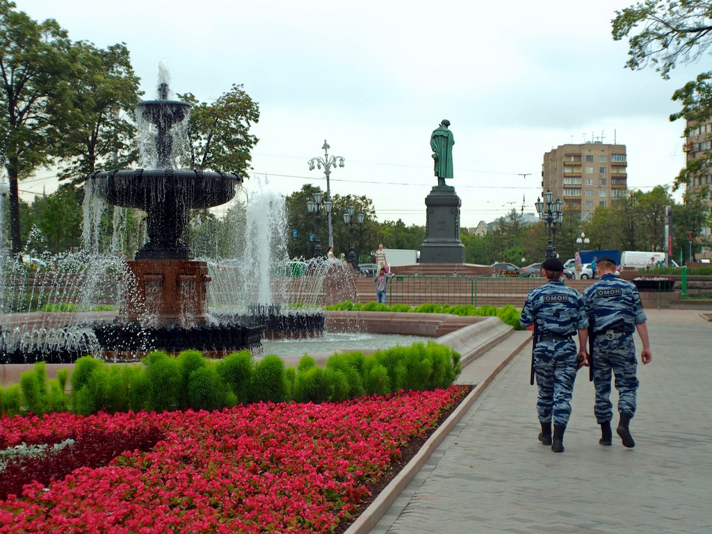 В центре Москвы гражданку Германии избили и безжалостно надругались над ней