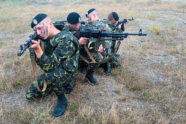 "Военное телевидение" опубликовало невероятное видео 7-километрового марш-броска украинских морских пехотинцев