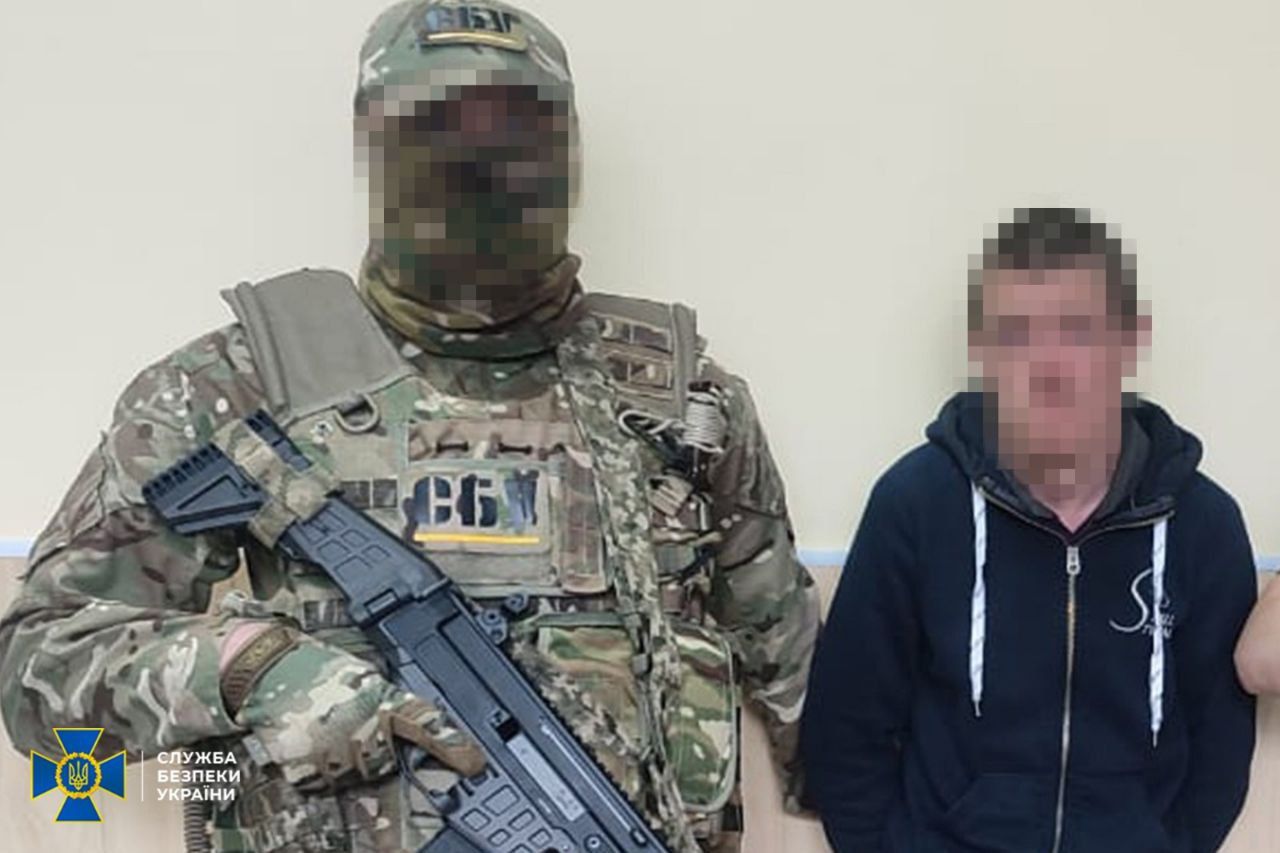 СБУ задержала шпиона ГРУ РФ: IT-специалист в обмен на обещание близких отношений передавал разведданные