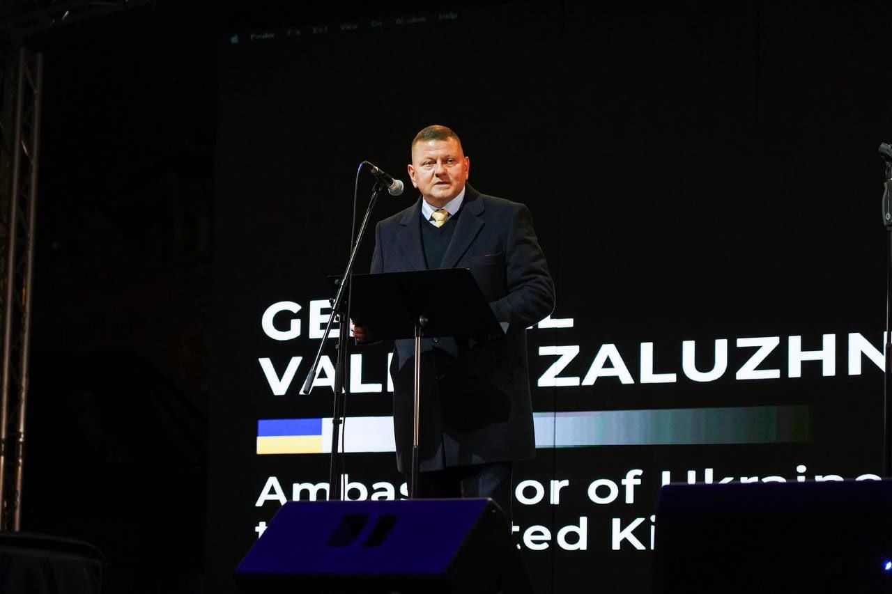 Свежий рейтинг доверия украинцев: в ТОП-3 появилось новое имя