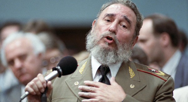 Учат любить диктаторов: оккупант возводит в аннексированном Крыму памятник кубинскому тирану Фиделю Кастро