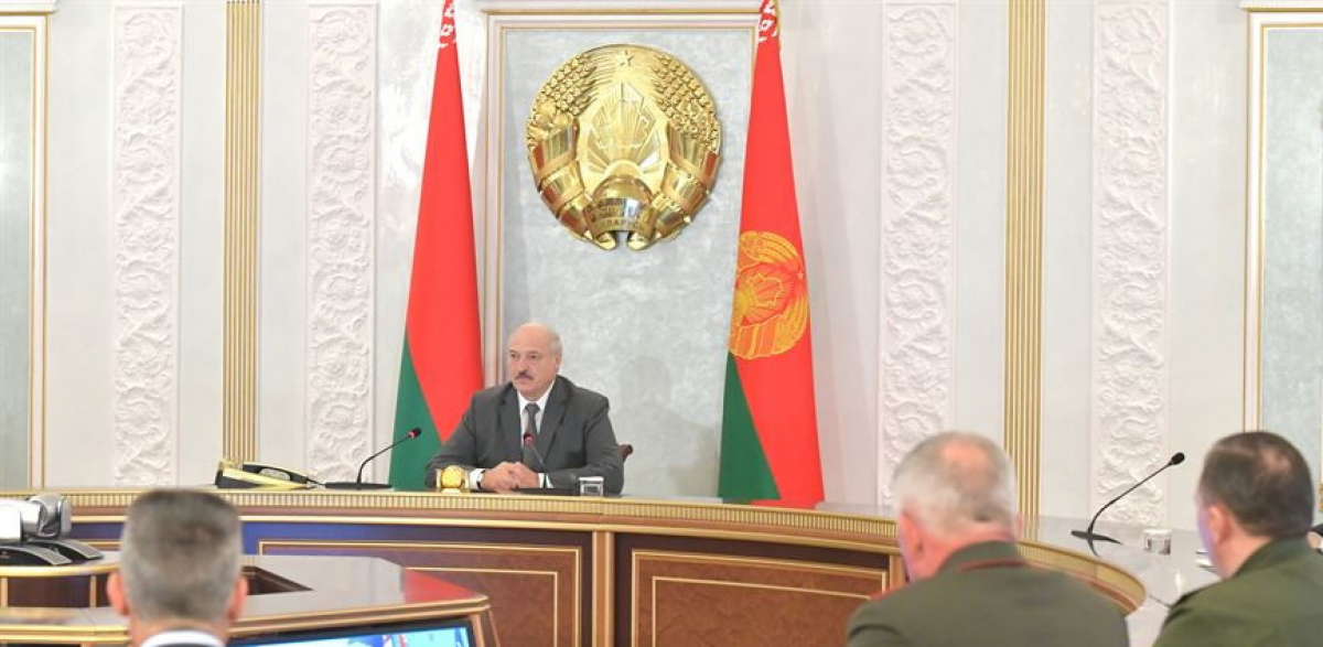 Лукашенко грозит Зеленскому "ответственностью" за события в Беларуси