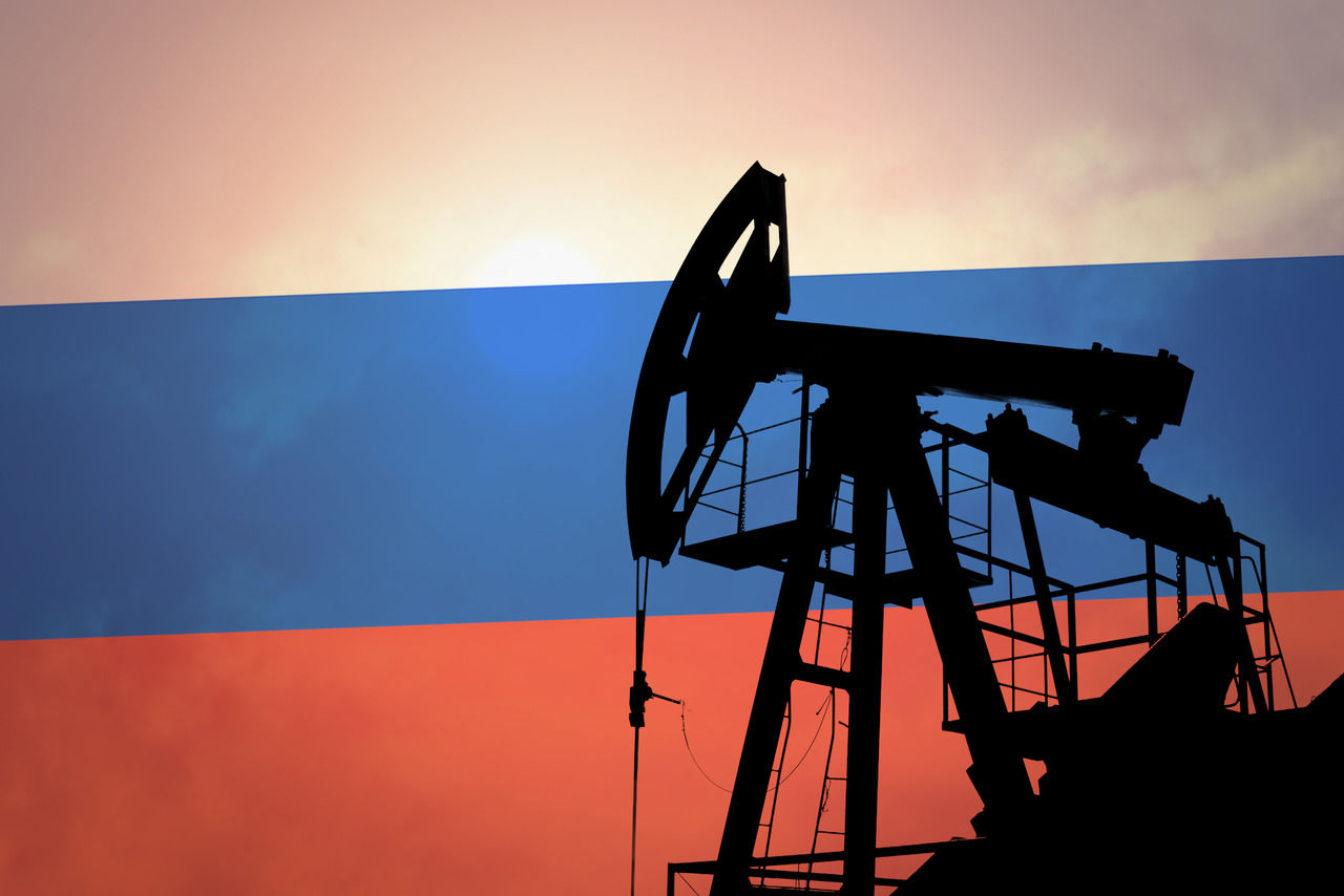 "Перспективы очень плохие", – СМИ узнали, насколько рухнет добыча нефти в РФ после начала эмбарго в декабре