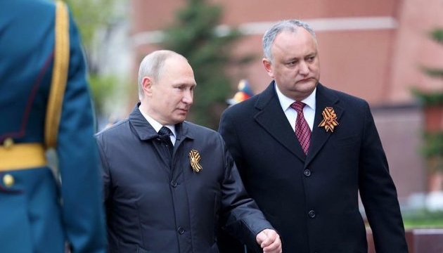 Пророссийский президент Молдовы Додон готов поссориться с Украиной, чтобы сохранить дружбу с Путиным