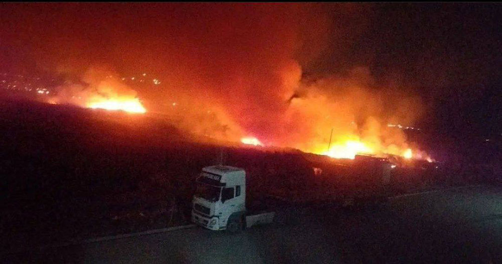 ​Новые взрывы в Иране: горят штаб-квартира КСИР и колонна грузовиков