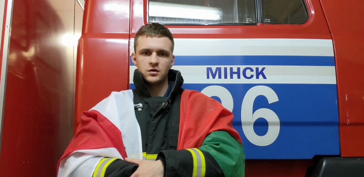 В Минске люди в масках захватывают пожарные машины