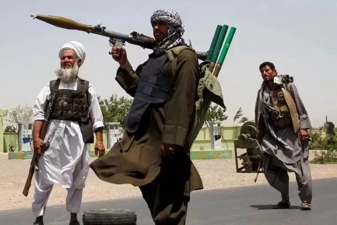 Кабул пал без сопротивления: Афганистан полностью под контролем исламистов "Талибана"
