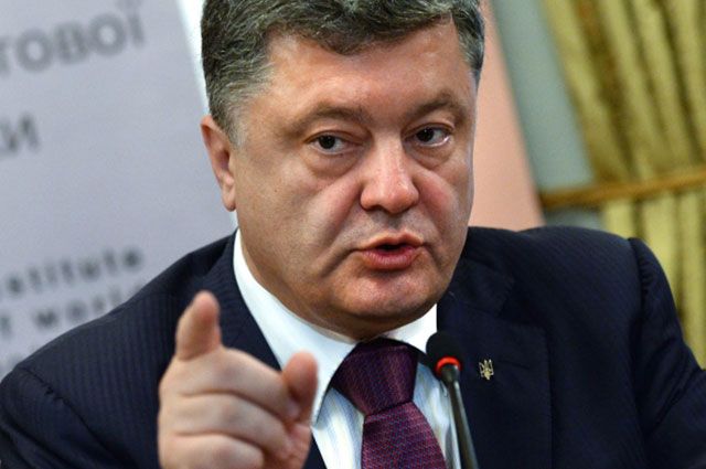 Порошенко: Если мирные договоренности провалятся, во всей Украине будет введено военное положение