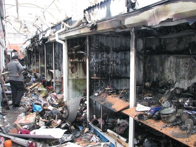 Пожар на Центральном рынке Луганска
