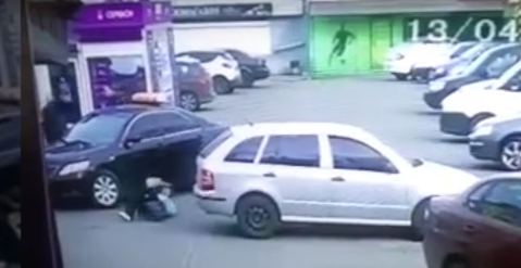 Интернет-пользователи выложили видеоматериалы ДТП с участием Веры Савченко, которая сбила на машине пенсионерку