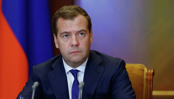 Премьер РФ Медведев: Россия хочет, чтобы Украина дала амнистию террористам перед выборами на оккупированных территориях "ДНР" и "ЛНР"