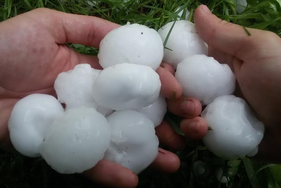 Разрушительный град нанес Закарпатью убытков на сумму более 100 миллионов гривен 