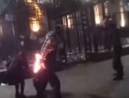 Во имя свободы Савченко: как поджигали "коктейлями Молотова" посольство РФ в Киеве