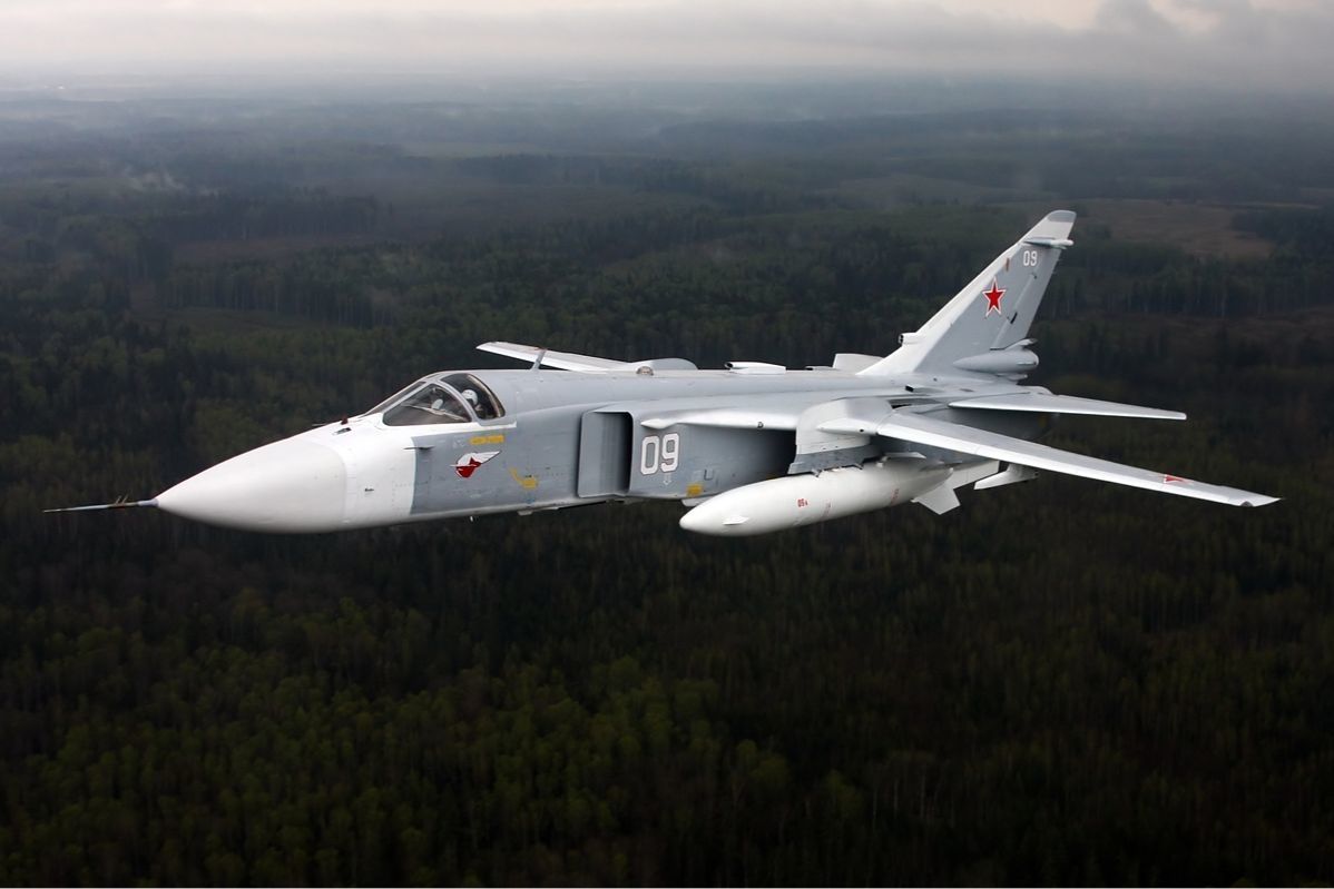Авиакатастрофа на Хмельниччине: разбился Су-24М, экипаж не выжил