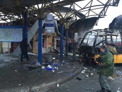 ДНР: В Донецке при обстреле АС "Центр" погибли шесть мирных граждан