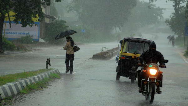 В Индии готовятся эвакуировать до 400 тыс. человек из-за урагана