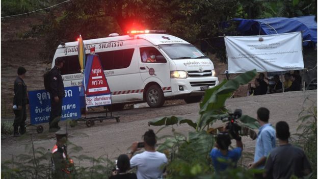 Спасение детей в Таиланде: на поверхность подняли четыре ребенка, но операцию пришлось остановить