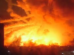 В Хабаровском крае России горит склад боеприпасов: опубликованы кадры взрывов и пламени